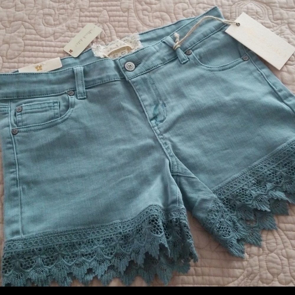Altar'd State Lace Shorts Size 28/7. New with tags
